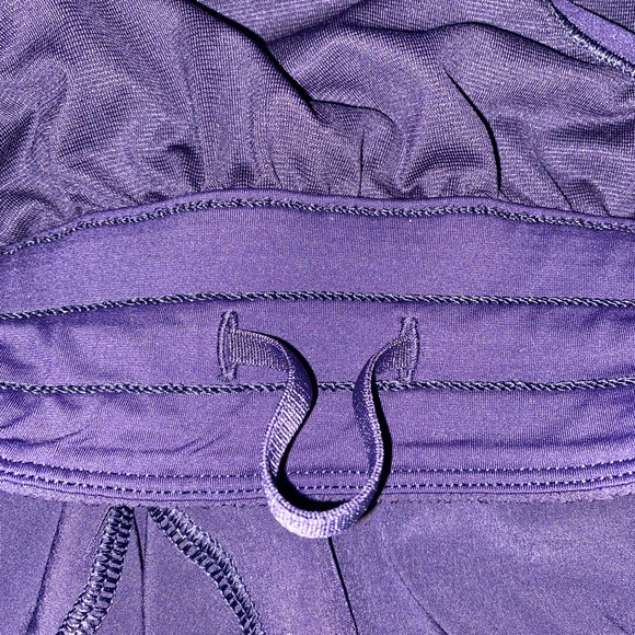 lululemon shorts - Picture 5 of 7